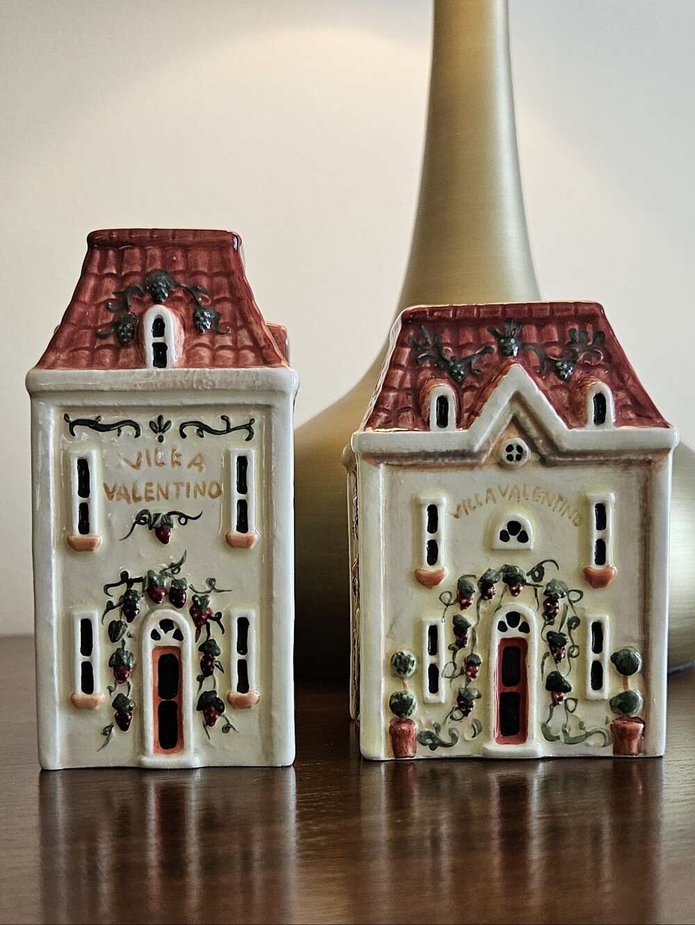 Susan Winget Villa Valentino Ceramic House Salt & Pepper Shakers CIC